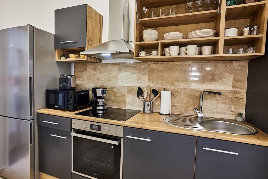 Varfal Apartman Sopron Exteriör bild